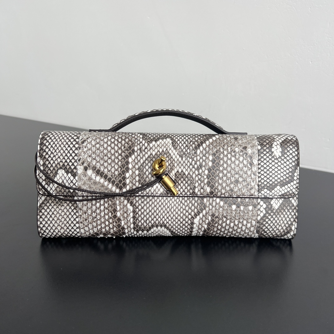 [징] 보테가 베네타 안디아모 클러치 31*13*3