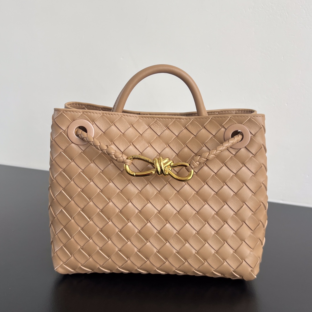 [징] 보테가 베네타 안디아모 가죽 토트백 스몰 브라운 25*22*10