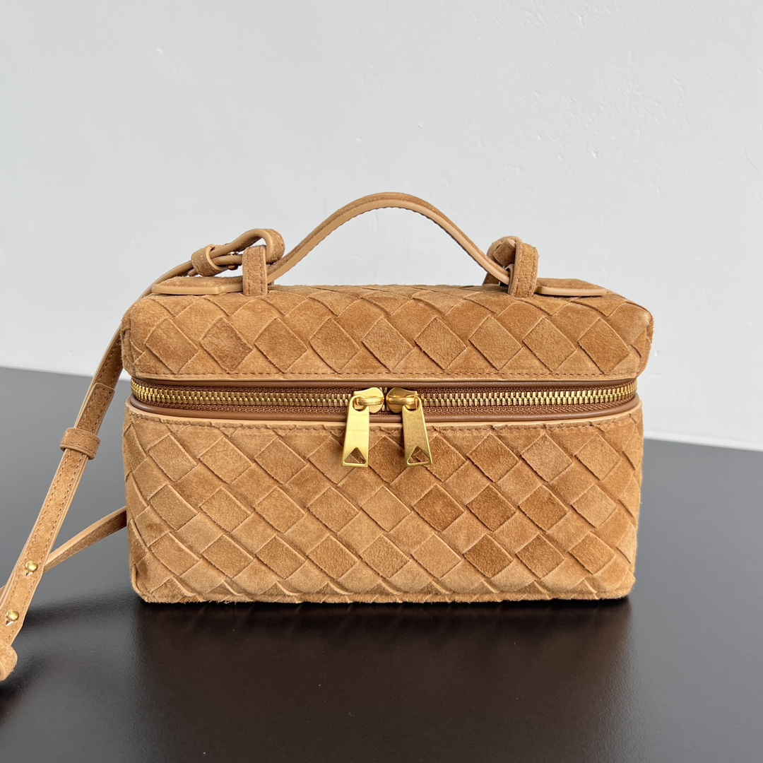 [징] 보테가 베네타 인트레치아토 스웨이드 베니티 케이스 앰버 22*12*5