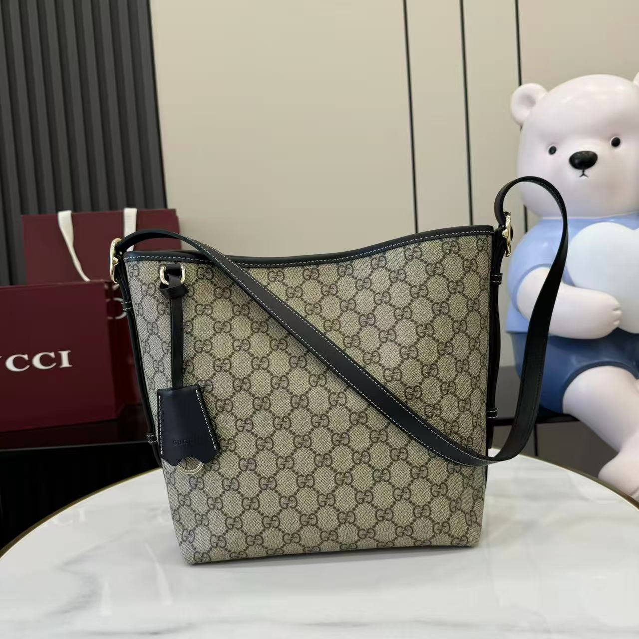 [리틀피쉬] 구찌 나노 버킷백 블랙가죽   18*18*8