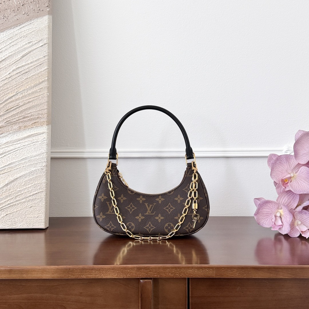 [갓팩토리] 루이비통 캐치 pm 백 10*6*24