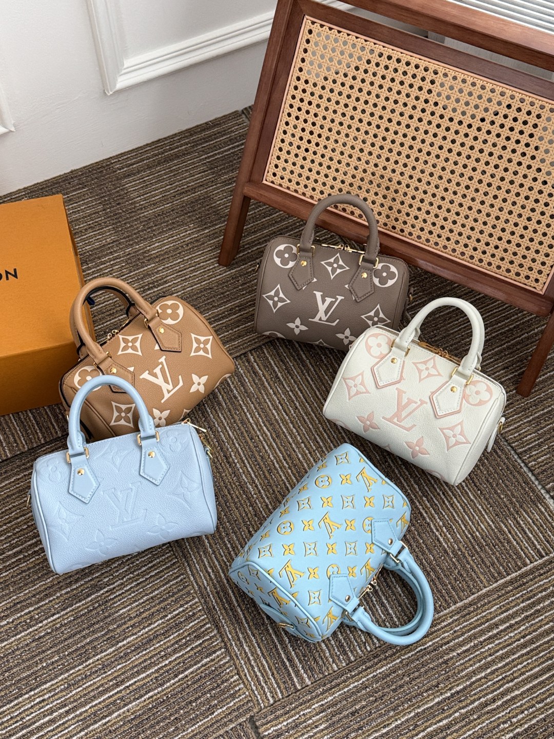 [갓팩토리] 루이비통 반둘리에 캔버스 핸드백 20.5*12*13.5