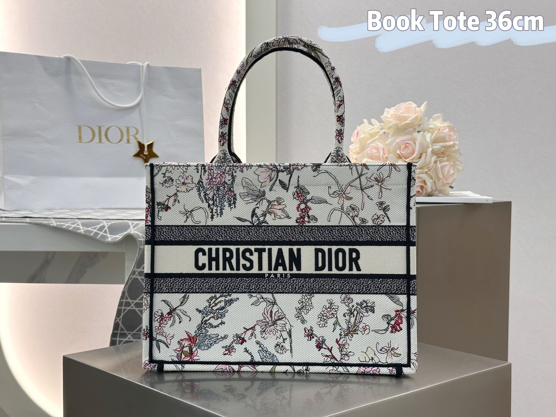 [팬더샵] 디올 북토트 백 베이지 자수장식 미디엄 36*28*16