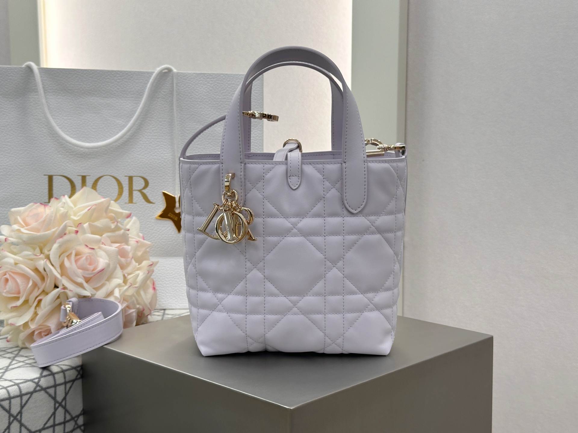 [팬더샵] 디올 뚜주흐 버티컬 토트백 라일락 스몰 16*18*12