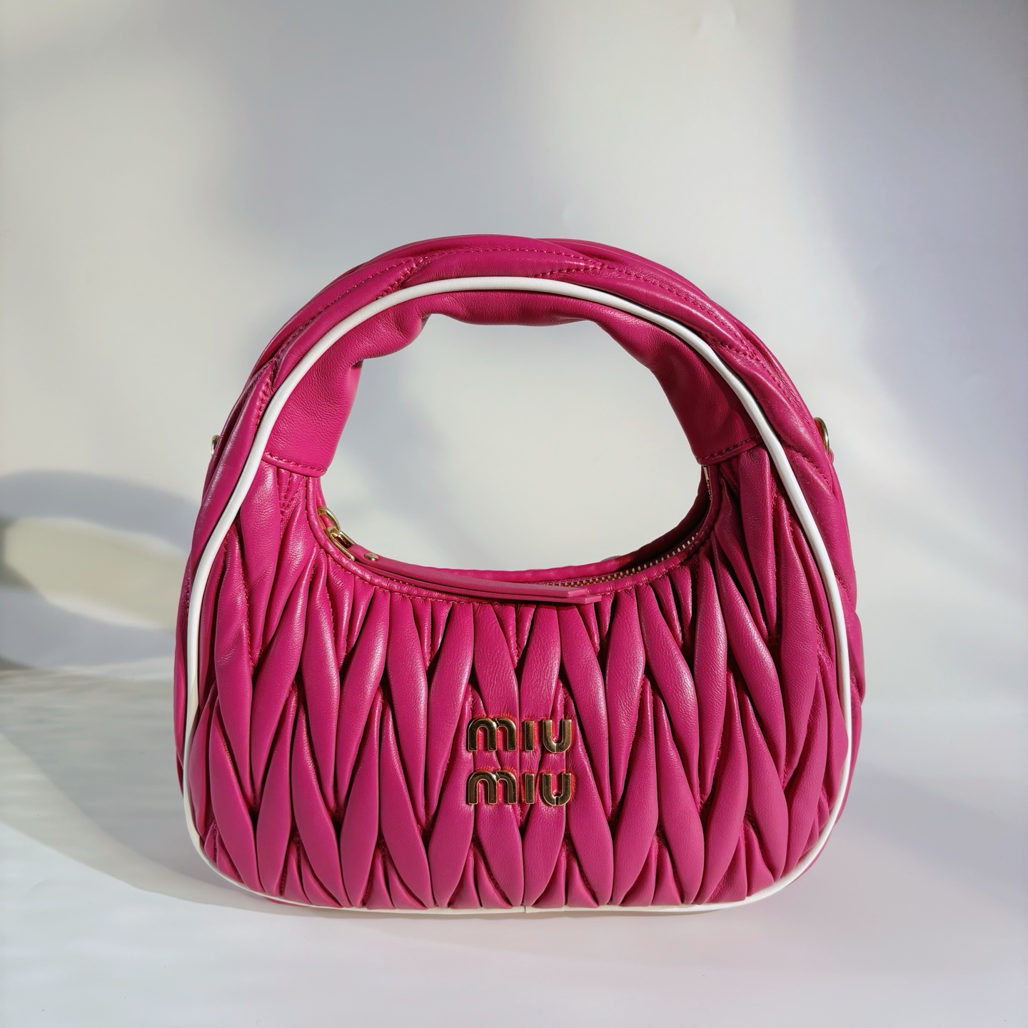 [작은미우] 미우미우 마테라쎄 나파 가죽 호보백 20*