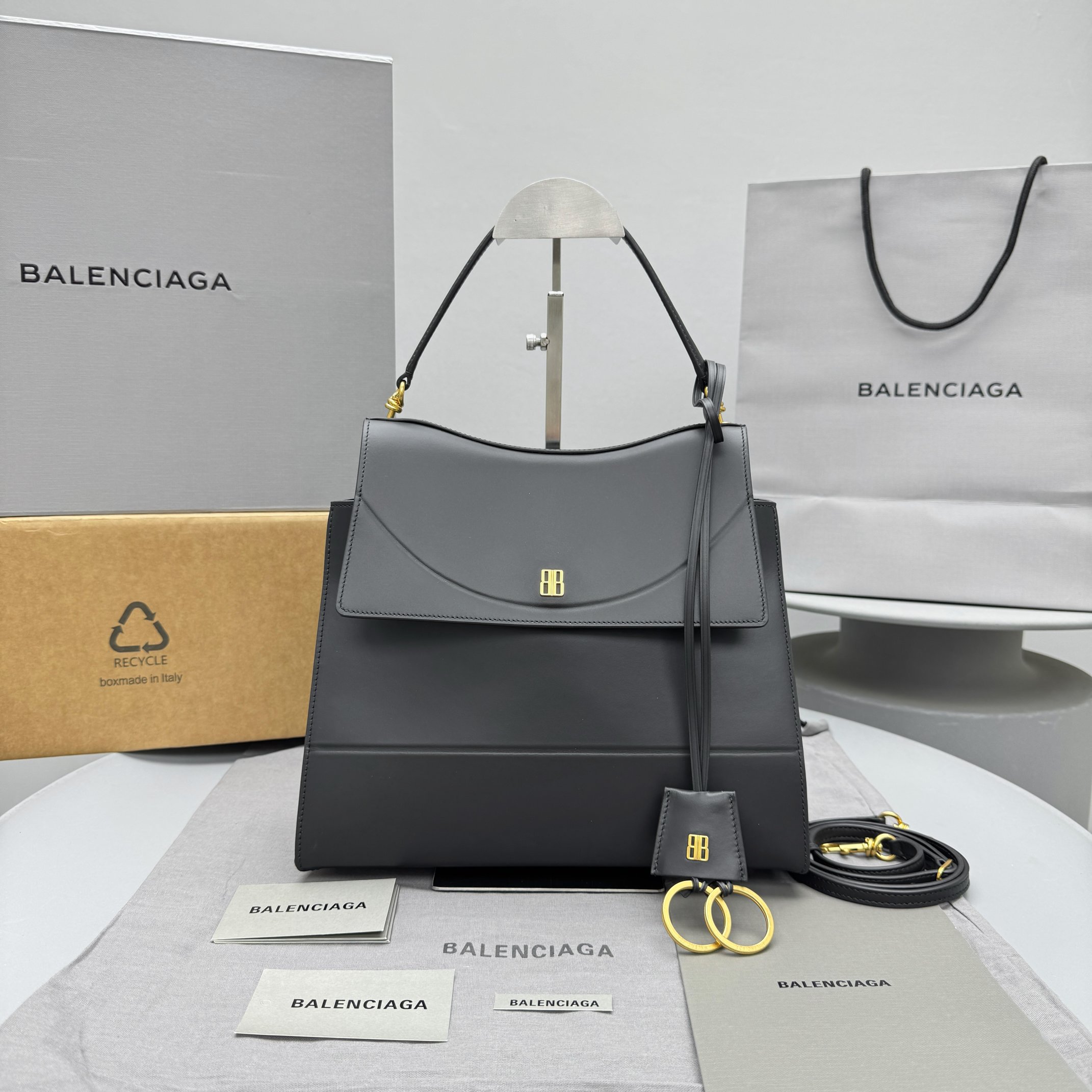 [세터] 발렌시아가 나노 핸드백  28*24*13