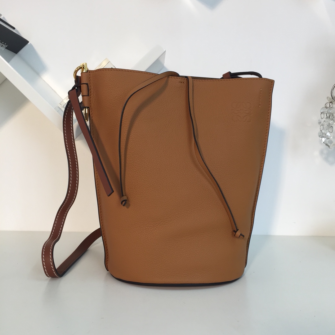 [나나] 로에베 게이트 버킷백 브라운 28*19*14