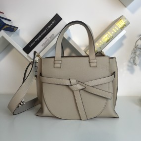 [나나] 로에베 게이트 탑 핸들백 베이지 30*12*23