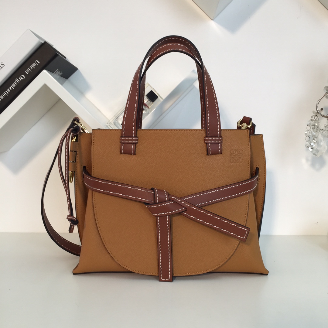 [나나] 로에베 게이트 탑 핸들백 브라운 30*12*23