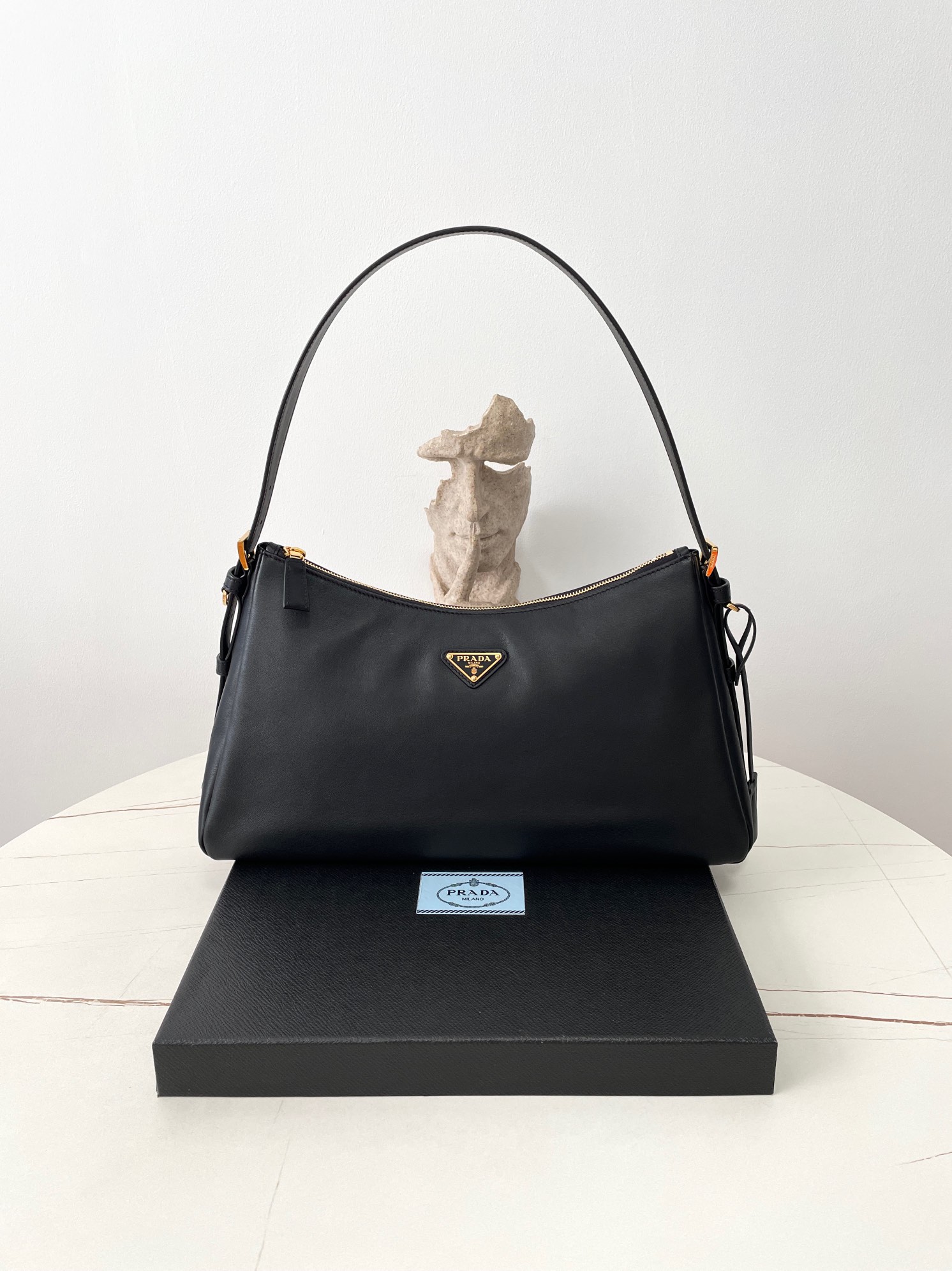 [블랙프라임] 프라다 에메 숄더 백 블랙 39*23*12